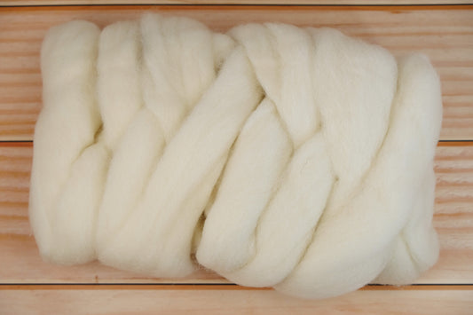 Undyed/White Whiteface Woodland Combed Top fiber