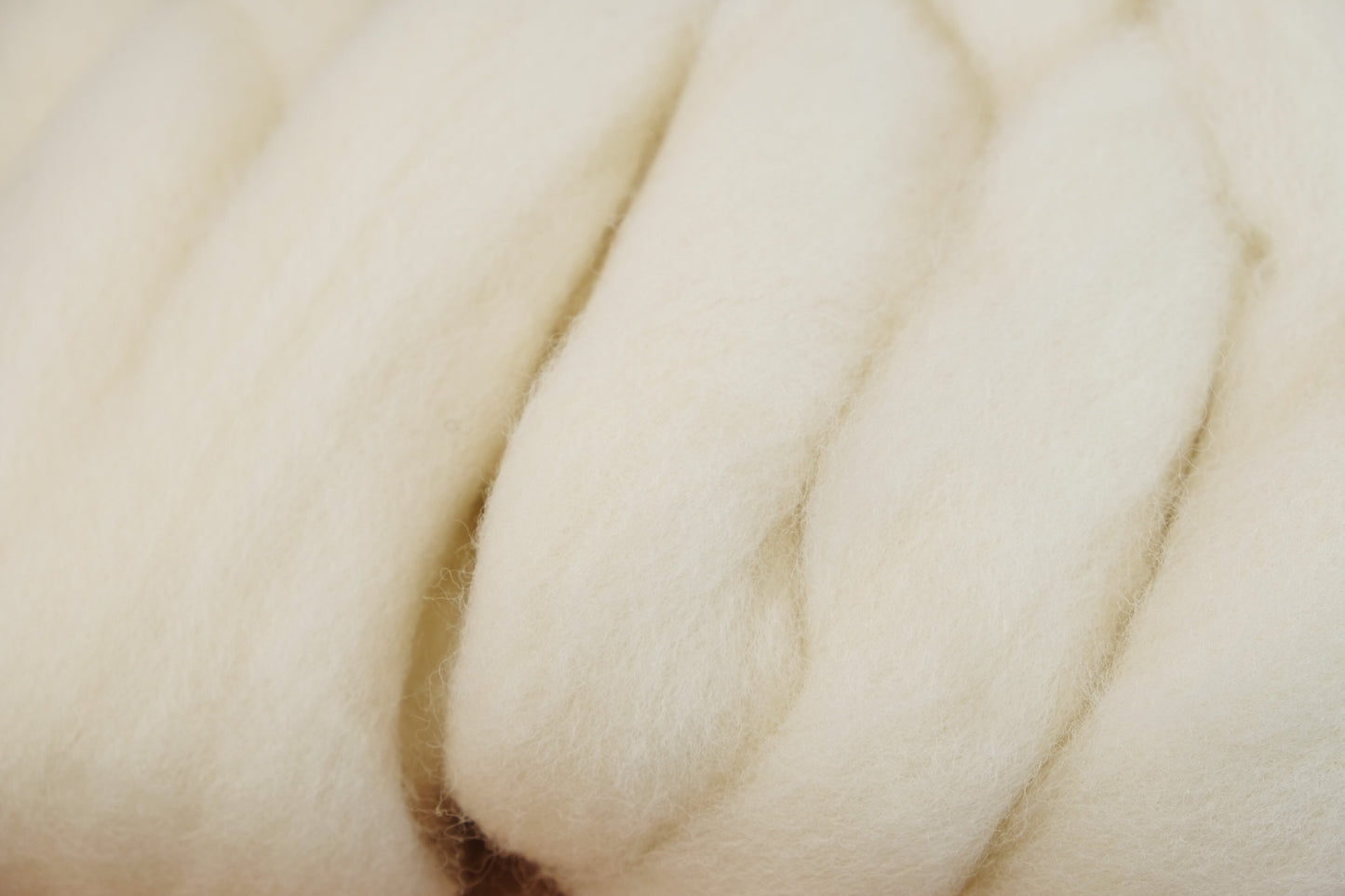Undyed/White Whiteface Woodland Combed Top fiber