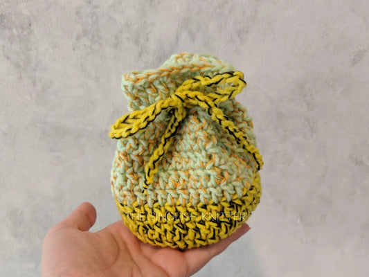 Crochet Pattern - Bee in the Garden Pouch