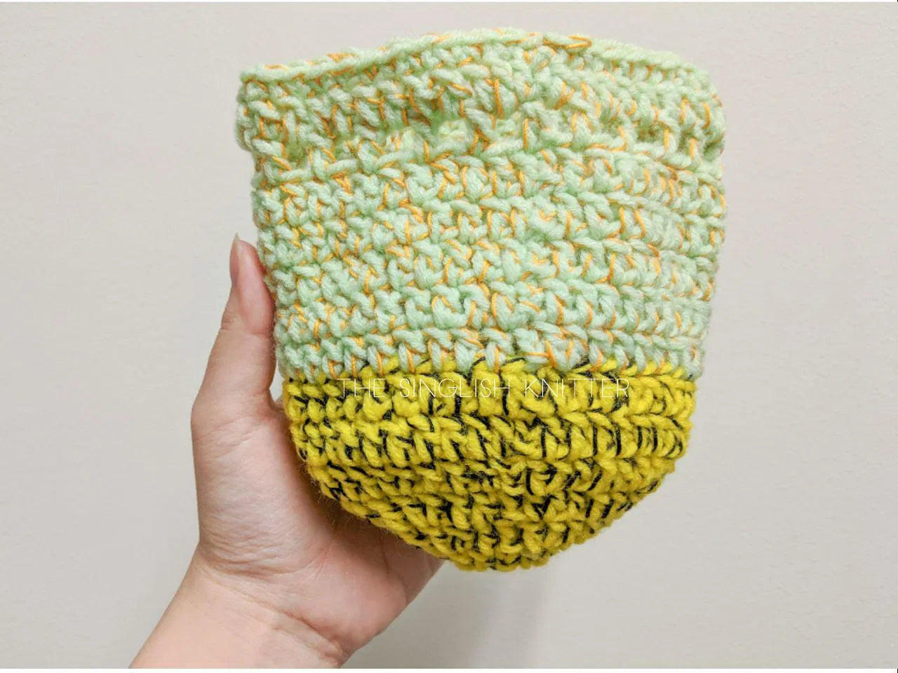 Crochet Pattern - Bee in the Garden Pouch